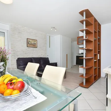 Apartment Tina Split